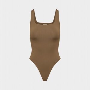 🩷Aritzia Contour Tank Bodysuit